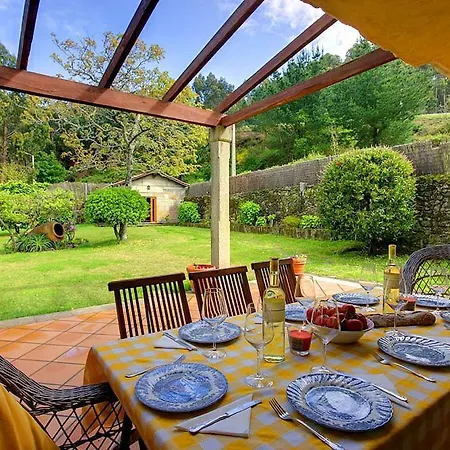 Villa Sleeps 8 Pool Wifi