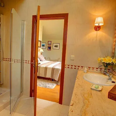 Villa Sleeps 8 Pool Wifi *